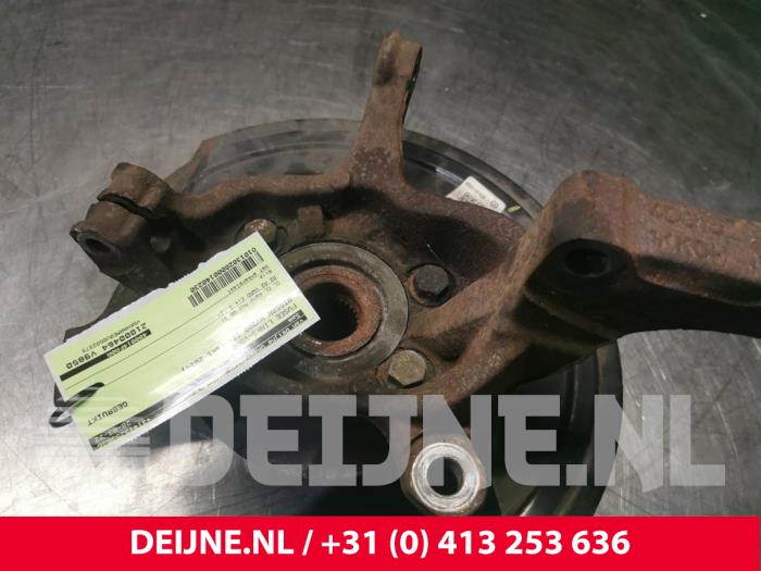 Nissan NV200 Fusee links-voor O140230