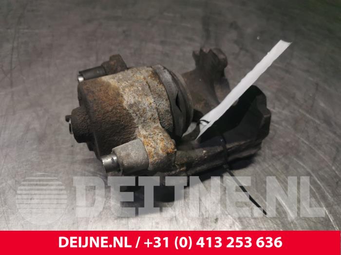 Volkswagen Caddy Remklauw (Tang) links-voor O140248