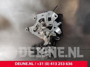 Hyundai H300 Schiebetür Schließmechanik rechts O140385 foto 2