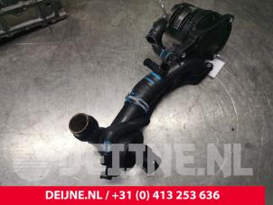 Mercedes B-Klasse Thermostat housing O140406 photo 2