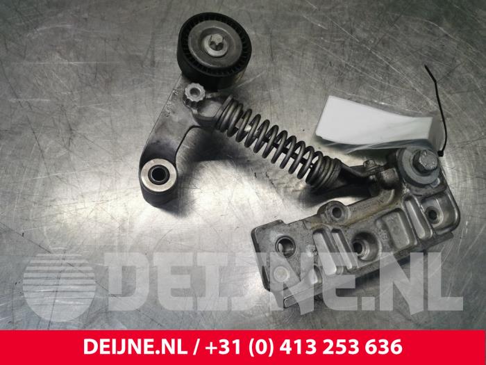 Gebruikte Spanrol Multiriem Mercedes B (W246/W242) 2.2 B-220 CDI BlueEFFICIENCY,d 16V Prijs € 45,00 Margeregeling aangeboden door van Deijne Onderdelen Uden B.V.