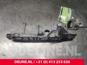 Mercedes B-Klasse Engine mount O140424 photo 2