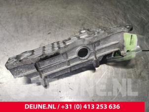 Mercedes B-Klasse Engine mount O140424 photo 3