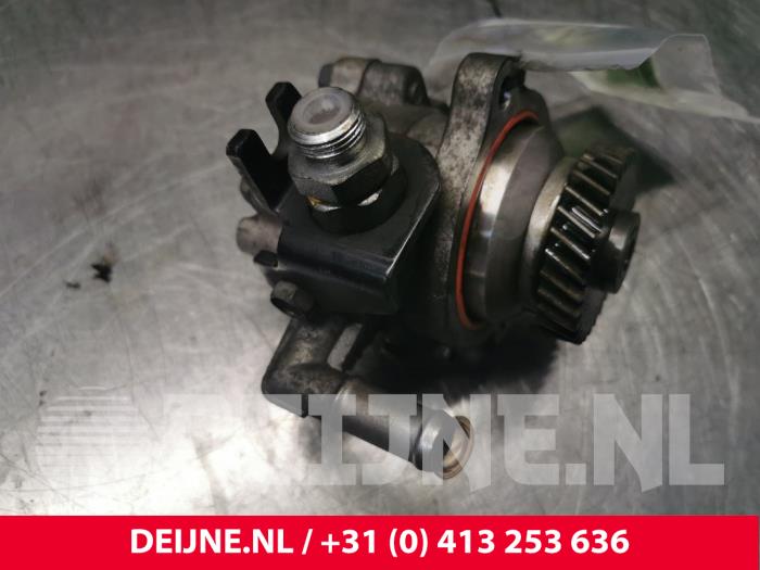 Stuurpomp van een Nissan Atleon 2007