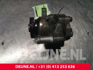 Stuurpomp van een Nissan Atleon 2007