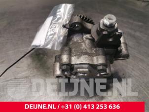 Stuurpomp van een Nissan Atleon 2007