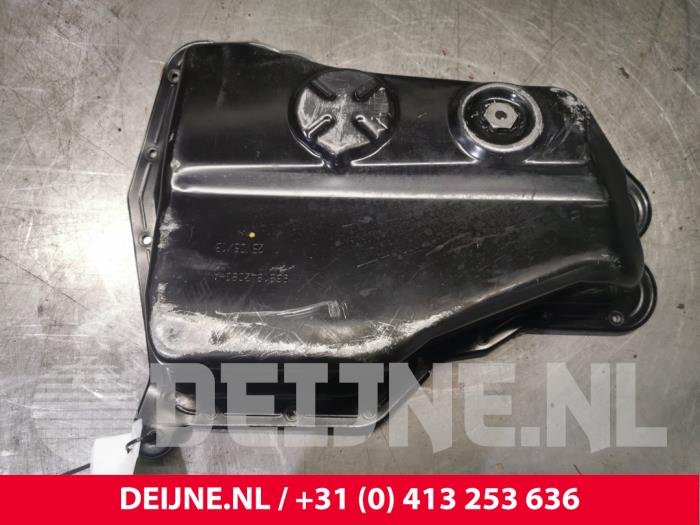 Carterpan van een Fiat Scudo (270) 2.0 D Multijet 2012