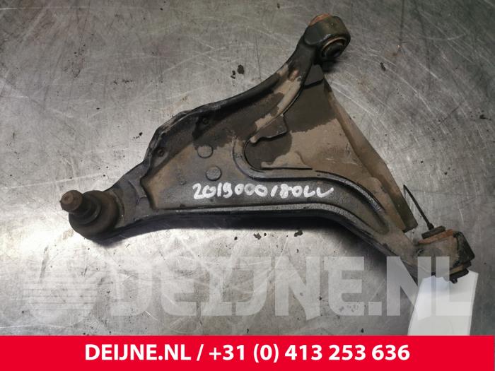 Volvo V70 Querlenker unten links vorne O140645