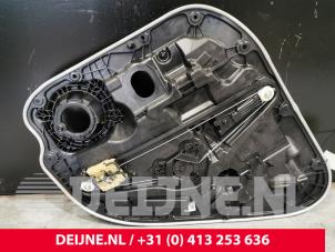 Volvo XC40 Ruitmechaniek 4Deurs links-achter O140706 foto 2
