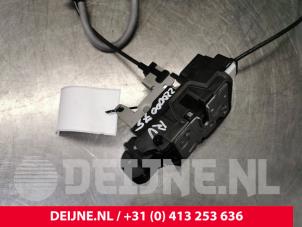 Volvo XC40 Front door lock mechanism 4-door, right O140714 photo 2