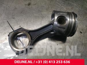 Gebruikte Zuiger Mercedes Sprinter 3t (906.61) 213 CDI 16V Prijs € 60,50 Inclusief btw aangeboden door van Deijne Onderdelen Uden B.V.