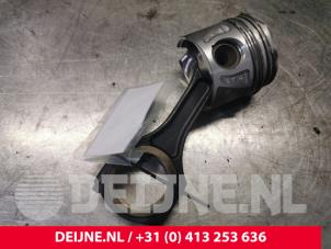 Mercedes Sprinter Piston O140788 photo 2