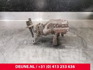 Volkswagen Caddy Bremszange links hinten O140845 foto 3