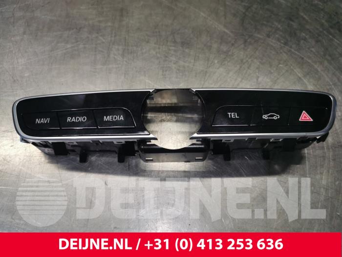 Mercedes E-Klasse Radiobedienings paneel O140882