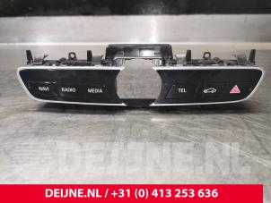 Mercedes E-Klasse Radiobedienings paneel O140882 foto 2