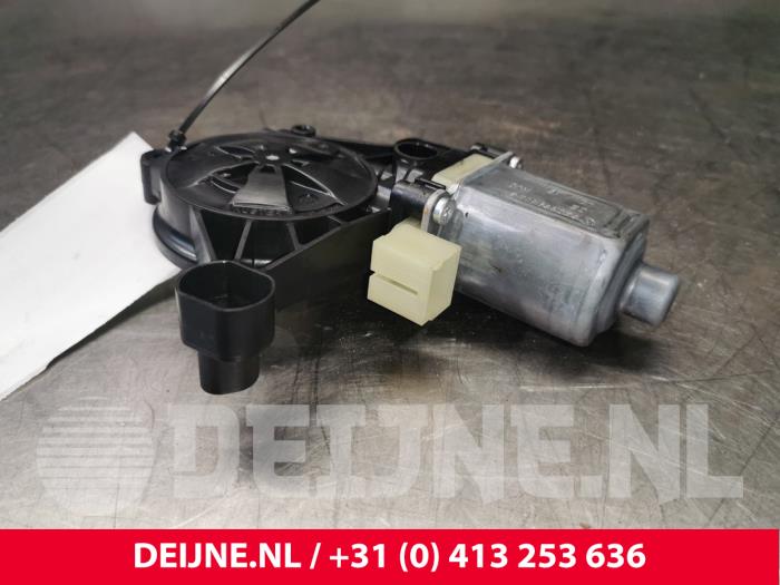 Volkswagen Golf Fenstermotor Tür O140900