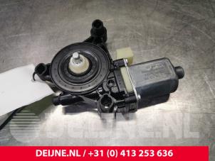 Volkswagen Golf Door window motor O140900 photo 2