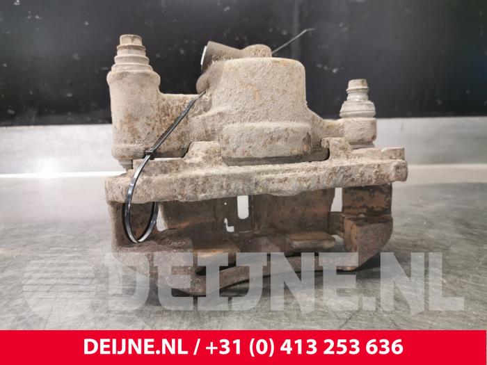 Mercedes Vito Remklauw (Tang) links-voor O140908