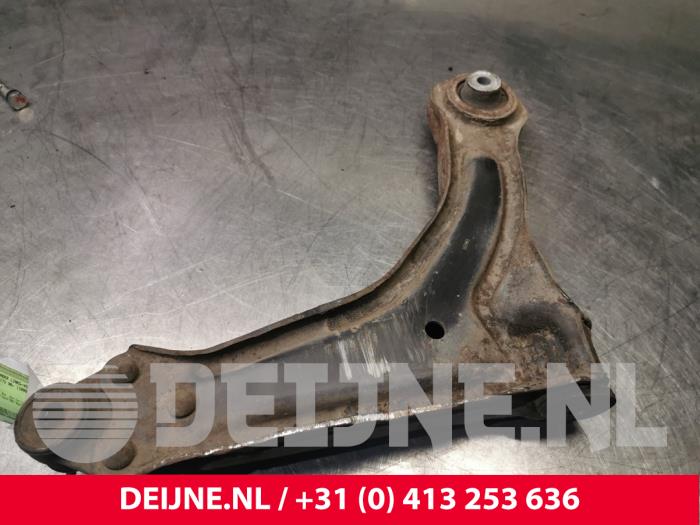 Mercedes Vito Draagarm onder links-voor O140909
