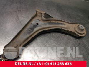 Mercedes Vito Draagarm onder links-voor O140909 foto 2