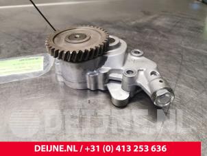 Mitsubishi Canter Ölpumpe O140944 foto 2