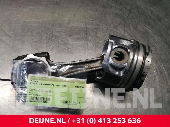 Gebruikte Zuiger Mitsubishi Canter 3C13 Prijs € 151,25 Inclusief btw aangeboden door van Deijne Onderdelen Uden B.V.