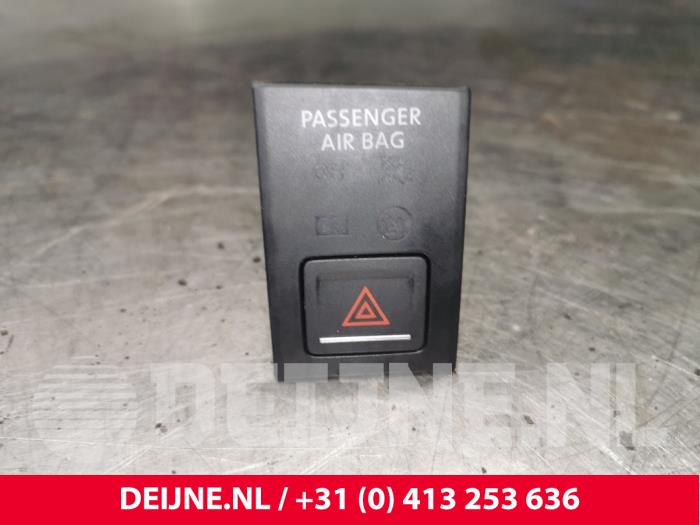 Volkswagen Golf Panikbeleuchtung Schalter O140980
