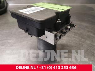 Gebruikte ABS Pomp Ford Transit Custom Prijs € 181,50 Inclusief btw aangeboden door van Deijne Onderdelen Uden B.V.