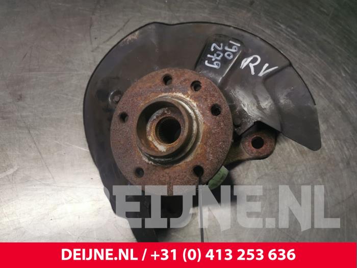 Volkswagen Transporter Achsschenkel rechts vorne O141137