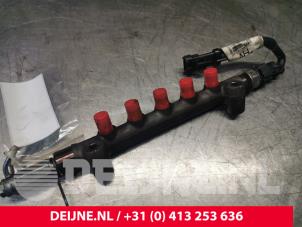 Opel Zafira C Fuel injector nozzle O141261 photo 2
