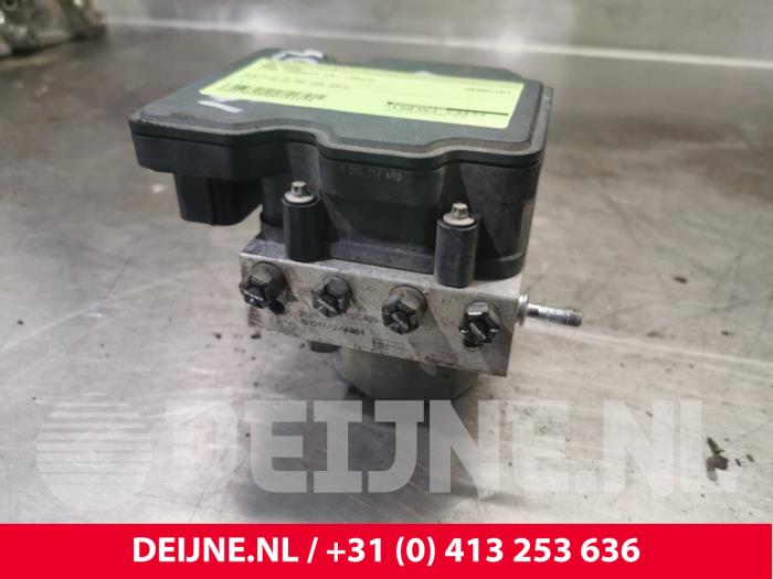 Gebruikte ABS Pomp Ford Transit 2.2 TDCi 16V Prijs € 84,70 Inclusief btw aangeboden door van Deijne Onderdelen Uden B.V.