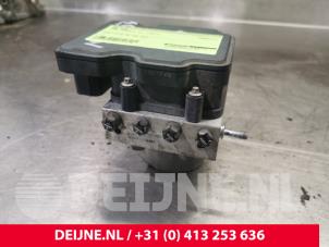 Gebruikte ABS Pomp Ford Transit 2.2 TDCi 16V Prijs € 211,75 Inclusief btw aangeboden door van Deijne Onderdelen Uden B.V.