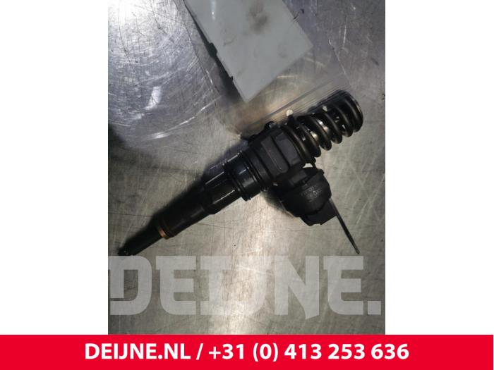 Volkswagen Passat Injector (diesel) O141430