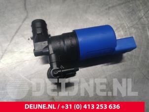 Volvo V60 Windscreen washer pump O141570 photo 2