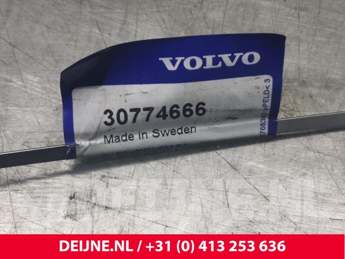 Olie Peilstok van een Volvo V70 (BW)  2010