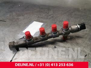 Opel Combo Einspritzdüse (Einspritzer) O141597 foto 2