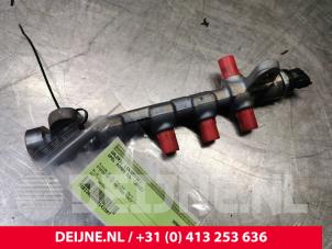 Gebruikte Injector brug Opel Combo 1.6 CDTI 16V Prijs € 72,60 Inclusief btw aangeboden door van Deijne Onderdelen Uden B.V.