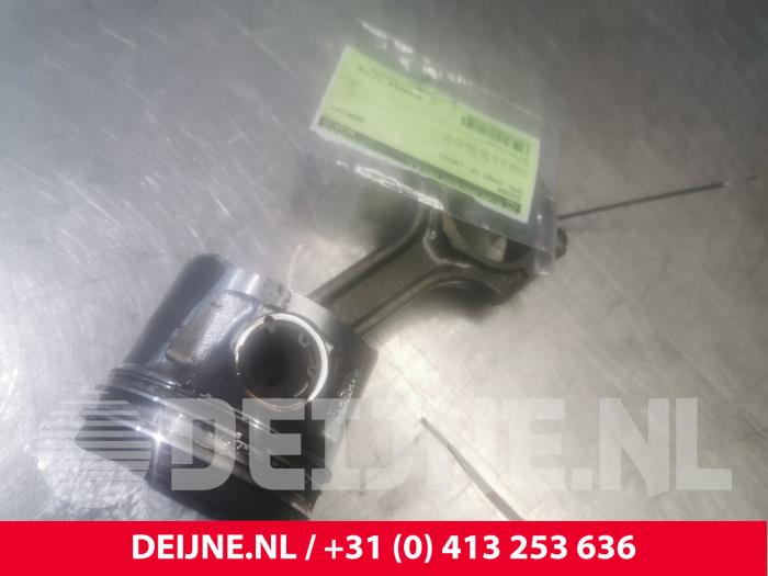 Gebruikte Zuiger Opel Combo 1.6 CDTI 16V Prijs € 90,75 Inclusief btw aangeboden door van Deijne Onderdelen Uden B.V.
