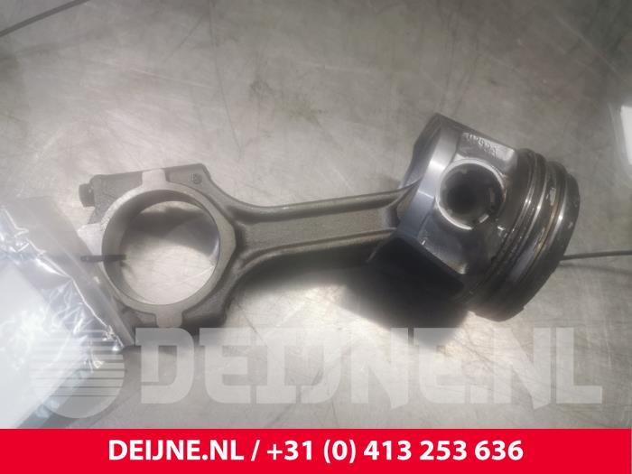 Gebruikte Zuiger Opel Combo 1.6 CDTI 16V Prijs € 90,75 Inclusief btw aangeboden door van Deijne Onderdelen Uden B.V.