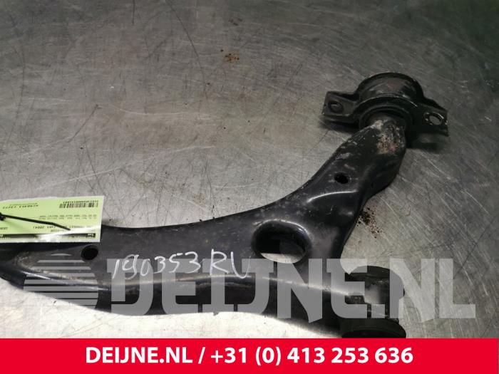 Ford Transit Connect Querlenker rechts vorne O141683