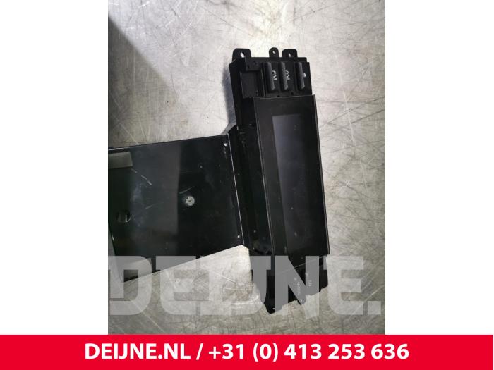 Gebruikte Display Interieur Volvo XC70 (BZ) 2.4 D5 20V 205 AWD Prijs € 30,00 Margeregeling aangeboden door van Deijne Onderdelen Uden B.V.
