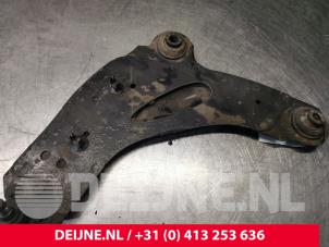 Opel Vivaro Querlenker unten links vorne O141762 foto 2