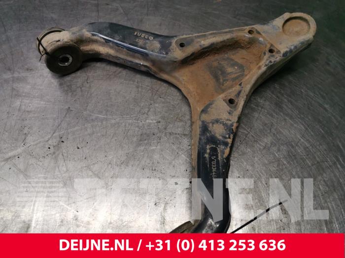 Iveco Daily Querlenker unten rechts vorne O141766