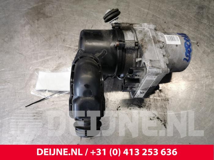 Peugeot 508 Power steering pump O141970