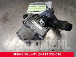 Peugeot 508 Power steering pump O141970 photo 3