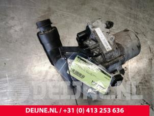 Peugeot 508 Power steering pump O141970 photo 2