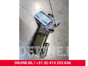 Gebruikte EGR koeler Volvo C70 (MC) 2.4 D5 20V Prijs € 75,00 Margeregeling aangeboden door van Deijne Onderdelen Uden B.V.