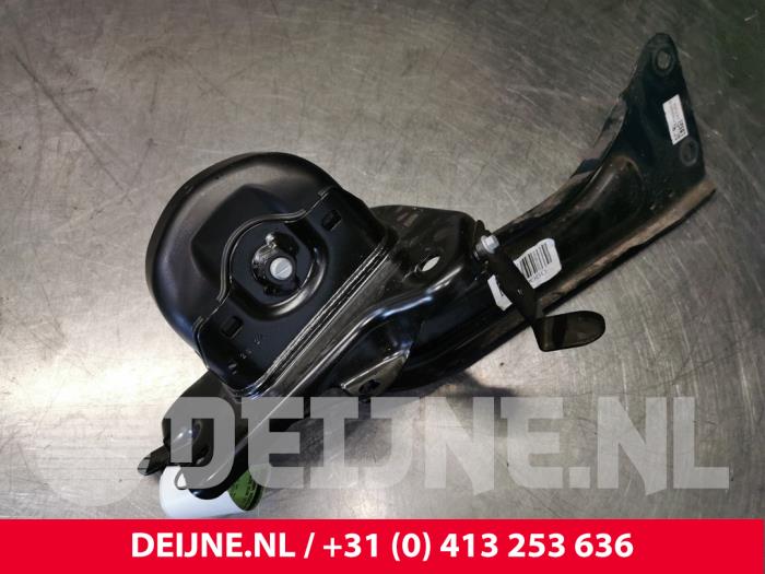 Volvo XC40 Rear wishbone, right O142164