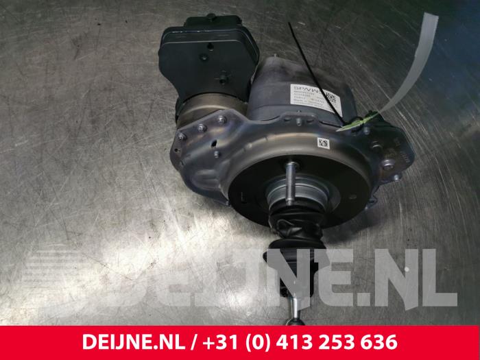 Rembol van een Volvo XC40 (XZ) 1.5 T5 Plug-in Hybrid 16V 2022