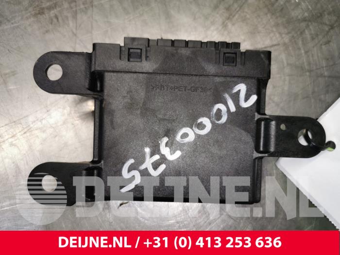 Gebruikte PDC Module Tesla Model S Prijs € 84,70 Inclusief btw aangeboden door van Deijne Onderdelen Uden B.V.